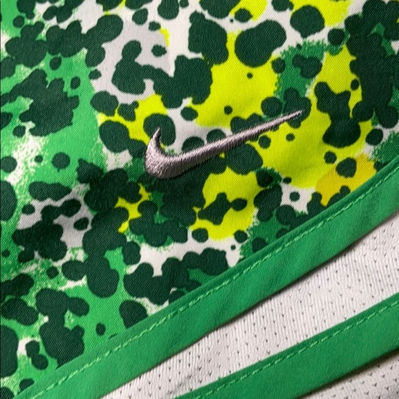 Nike Shirt SIZE S Green Nike Shorts SIZE XS - Picture 3 of 4